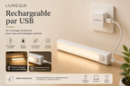 Barre LED LUMEQIA Motion rechargeable par cable USB inclus, adaptateur secteur LUMEQIA branche au mur